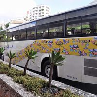 国際通りまで行き帰りができる専用バス。ただし有料１００円。