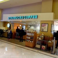 ロビーにスターバックス