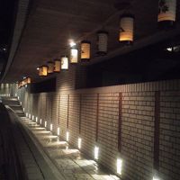 フロントと客室をつなぐ渡り廊下