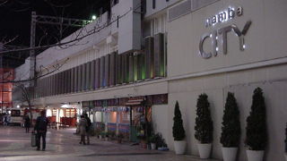 大阪らしくレストラン街に多彩な顔ぶれ