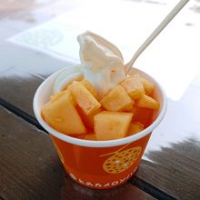 メロン＆ミルクソフトも絶品！