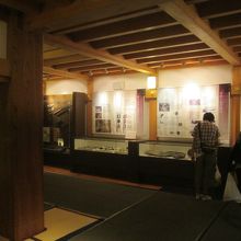 「御膳立之間」をぬけると、史料が展示してあります