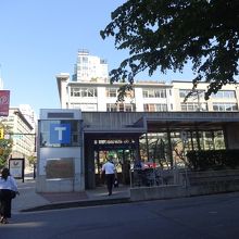 Tのマークが駅の印。