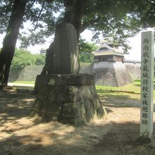 「西南戦争籠城将校家族避難跡」という石碑がありました