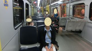 町歩きのすべてに利用するには駅が少ない。