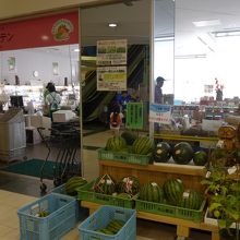 九州地元の農業者直送のお店があります