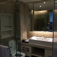 右手には浴槽有り。