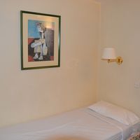 こんなベッドです。まぁ清潔でした。