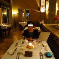 レストランでの夕食