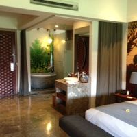 ベットルームとバスルーム