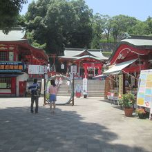 境内に入りました