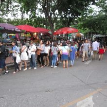 チャトゥチャック ウィークエンド マーケット