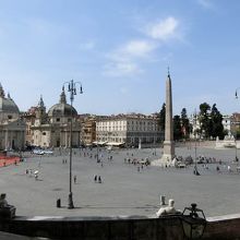 小高い所から見たポポロ広場。