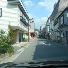 大湯の前の道