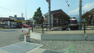 静かな町の温泉地