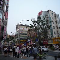 新村の歩きたい通り付近の様子。