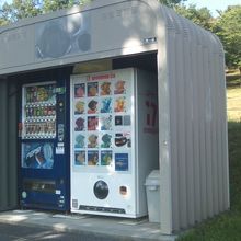 自販機がひっそりと設置されています