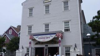 ショーと一緒に美味しくごはん