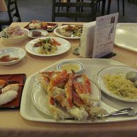 夕食バイキングです