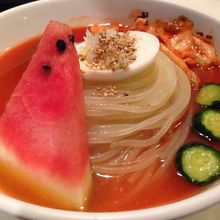 冷麺大盛り、辛め