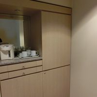 お茶のアメニティのある場所、このスペースが無駄に広い