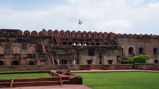 タージマハルと並ぶアグラの観光地