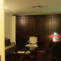 玄関横の書斎兼応接間