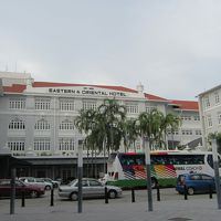 ラッフルズに勝るとも劣らない建物