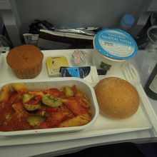 エコノミーの食事