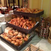 パンコーナー　クロワッサン・バゲットとても美味しかったです。