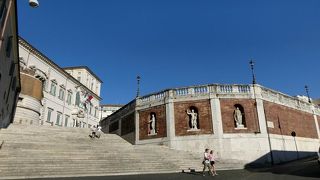 ローマにある七つの丘では一番標高がある