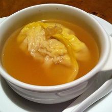 フカヒレ入り餃子スープ
