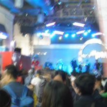 駅前のにぎわい