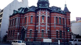 レンガ造りのレトロな建物