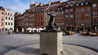 人魚の像がシンボル