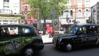 初めて、かのロンドン・タクシーに