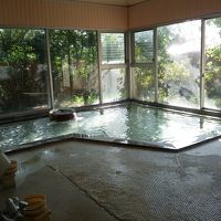 露天風呂「樫の湯」があります。