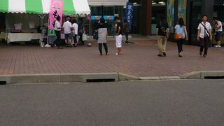 諏訪湖を一望する人気のＳＡ