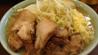 その日の体調で、味が薄いと思った時は、たくさん食べて、味に飽きが来た時には、最後にこのソースを掛ける事をお勧めします。