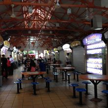 時間帯さえ選べば空いてます。やってるお店の数も少なくなるけど