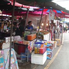 いろんなものが売られています。