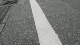 かって通りの中心に「ニューパラダイス」というダンスホールがあった