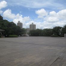 右手奥の方には…