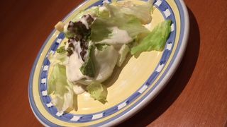 出てくるのが遅い。具が少ない