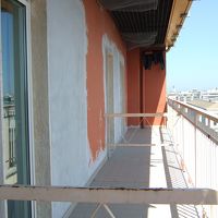 ベランダ。隣が丸見え。