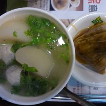 つみれ汁と肉粽