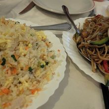 ワンタンスープや卵野菜炒飯が、えらく本格的な中華風味でした。