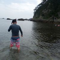 宿から５分位の入り江で波も少ない。