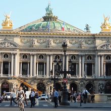 中には、バレーのショップも入っています