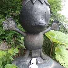 「かんのん坂」にいるカッパ像